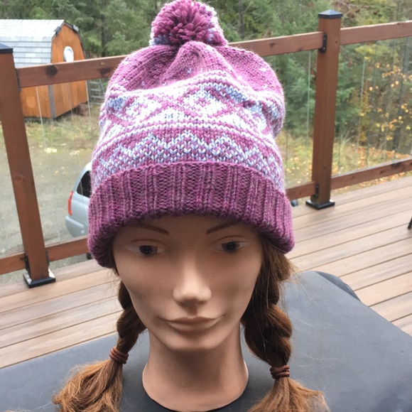 Hand Knit Nordic Hat/Toque - Picture 1 of 4